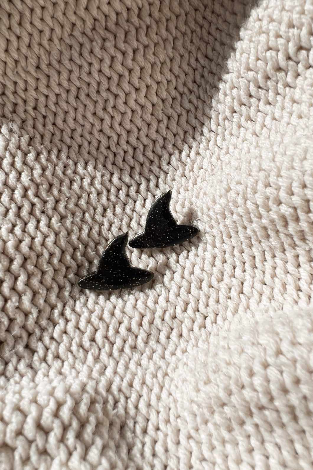 witch hat studs • sparkly black