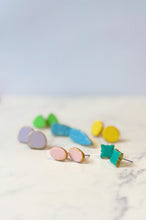 Load image into Gallery viewer, spring stud pack
