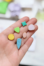 Load image into Gallery viewer, spring stud pack
