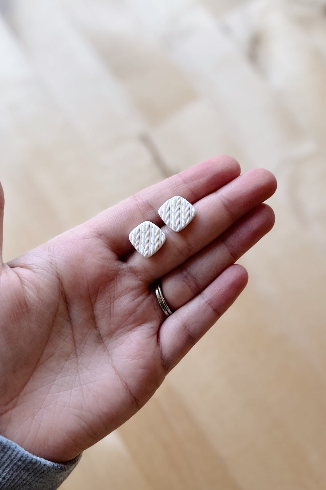 knitted studs