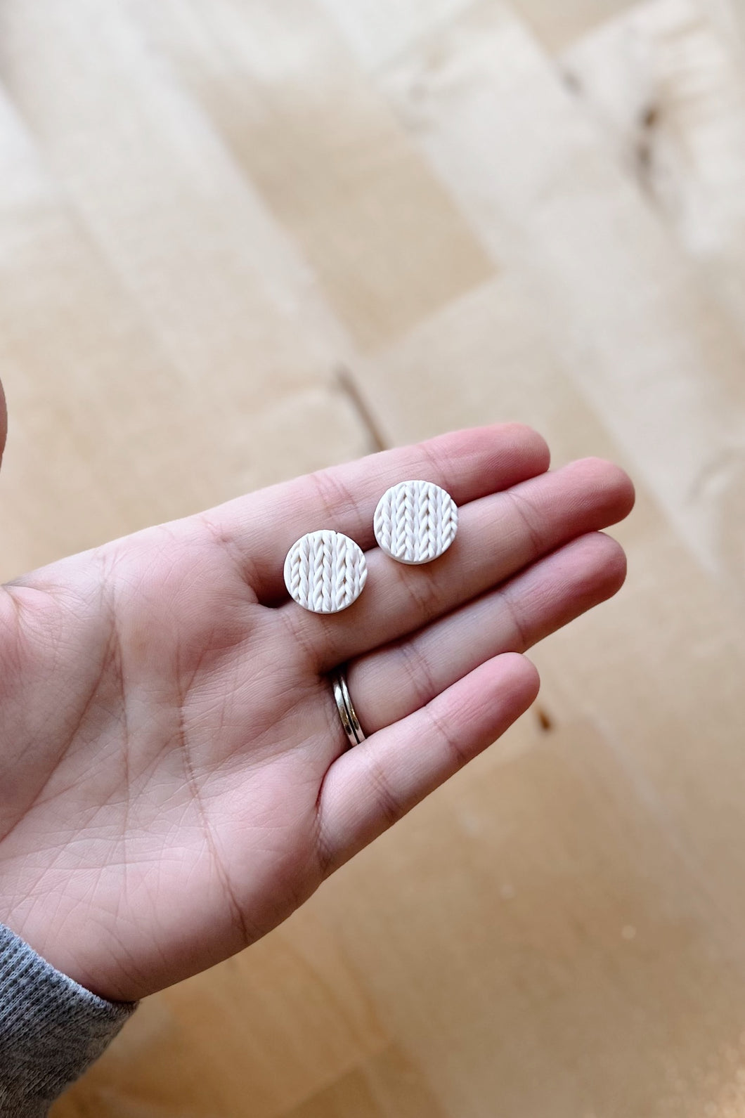 round knitted studs