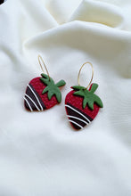 Load image into Gallery viewer, chocolate covered strawberries
