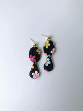 Load image into Gallery viewer, the Ophelia • black floral
