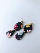 Load image into Gallery viewer, the Ophelia • black floral
