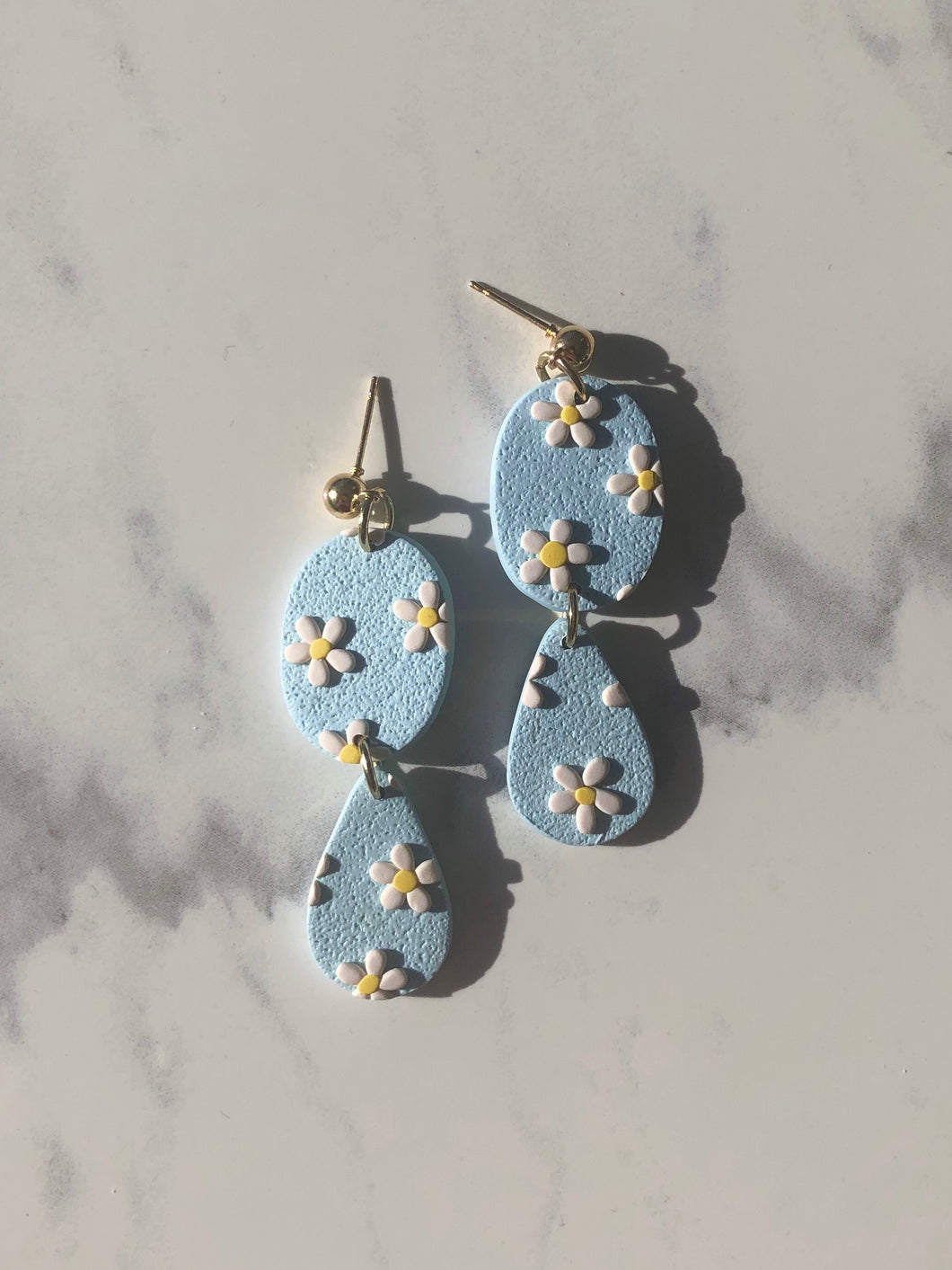 the Ophelia • daisies in blue
