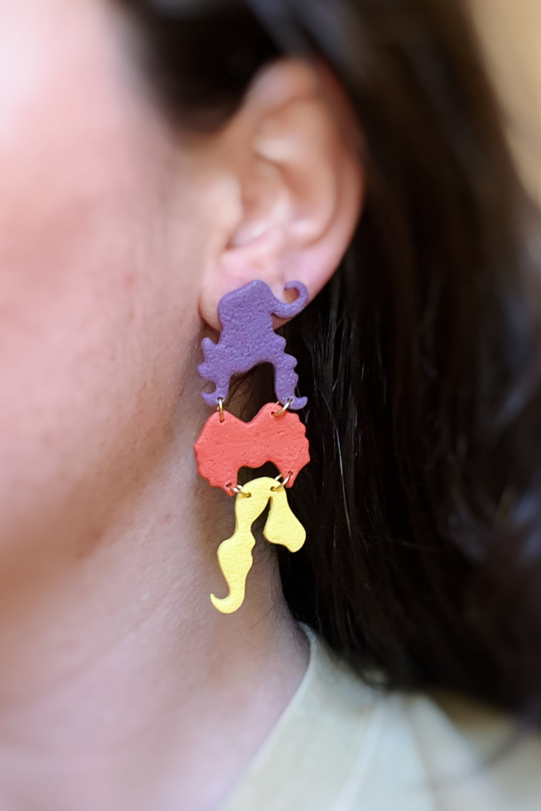 witch dangles